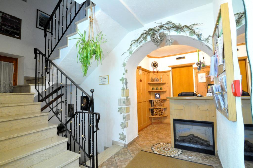 Hotel Traube - Stelvio Buitenkant foto