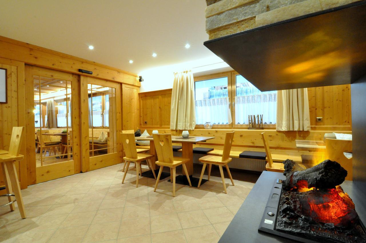 Hotel Traube - Stelvio Buitenkant foto